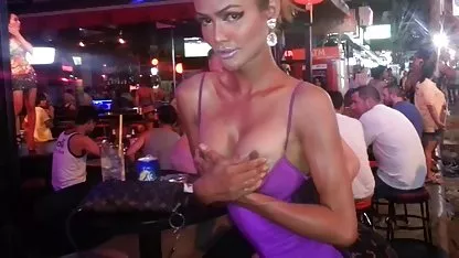 粘顔のニワトリの大きなおっぱいｄ ホムンクルス エロ